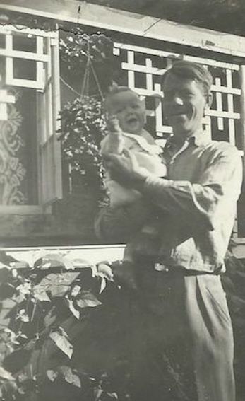 Min far med min storebror Paul. År ca 1938
